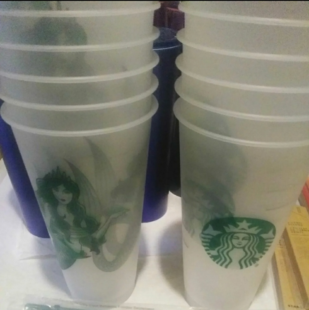 Starbucks 24oz Venti Plastic Reusable Cups w/lids